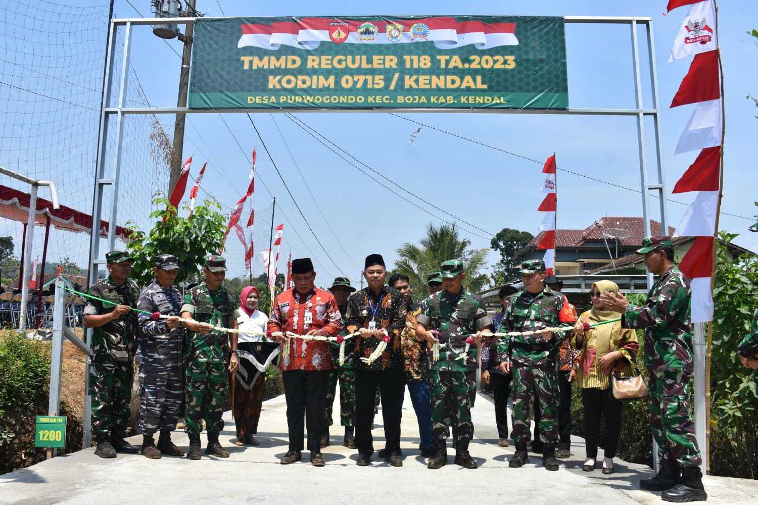 Tutup TMMD Reguler ke-118 Kodim 0715/Kendal, Irdam Bacakan Amanat Pangdam IV/Diponegoro